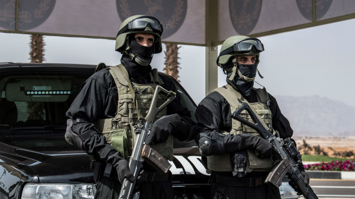 11 Tentara Mesir Tewas 5 Terluka Dalam Serangan Pejuang Islamic State Di Semenanjung Sinai